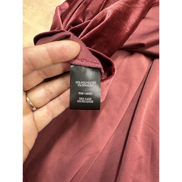 Torrid Mini Skater Dress Plus Size 4X Burgundy Velvet Pockets 3/4 Sleeve - Picture 9 of 10